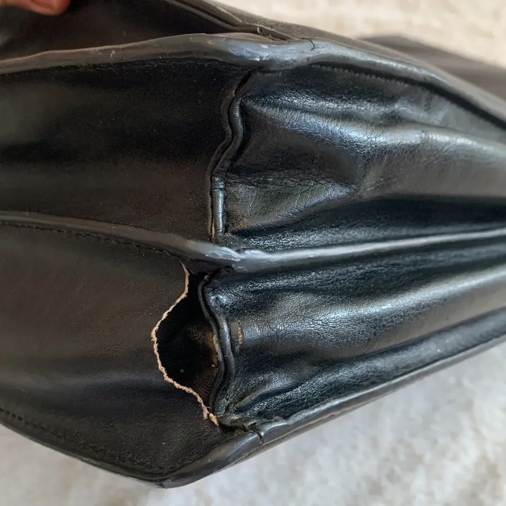 Kenneth Cole Reaction features **please
